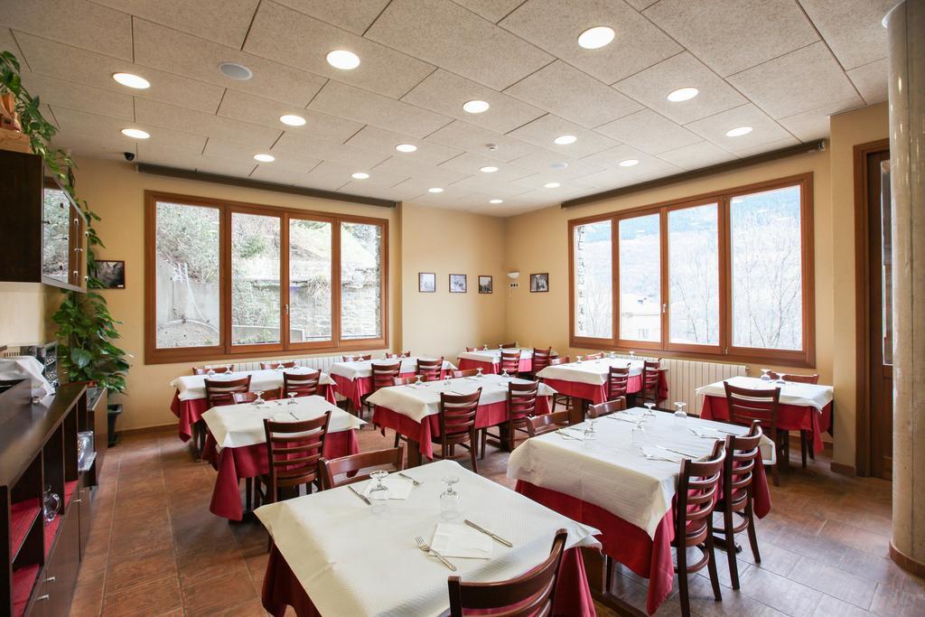 Hostal Les Roquetes Queralbs Dış mekan fotoğraf