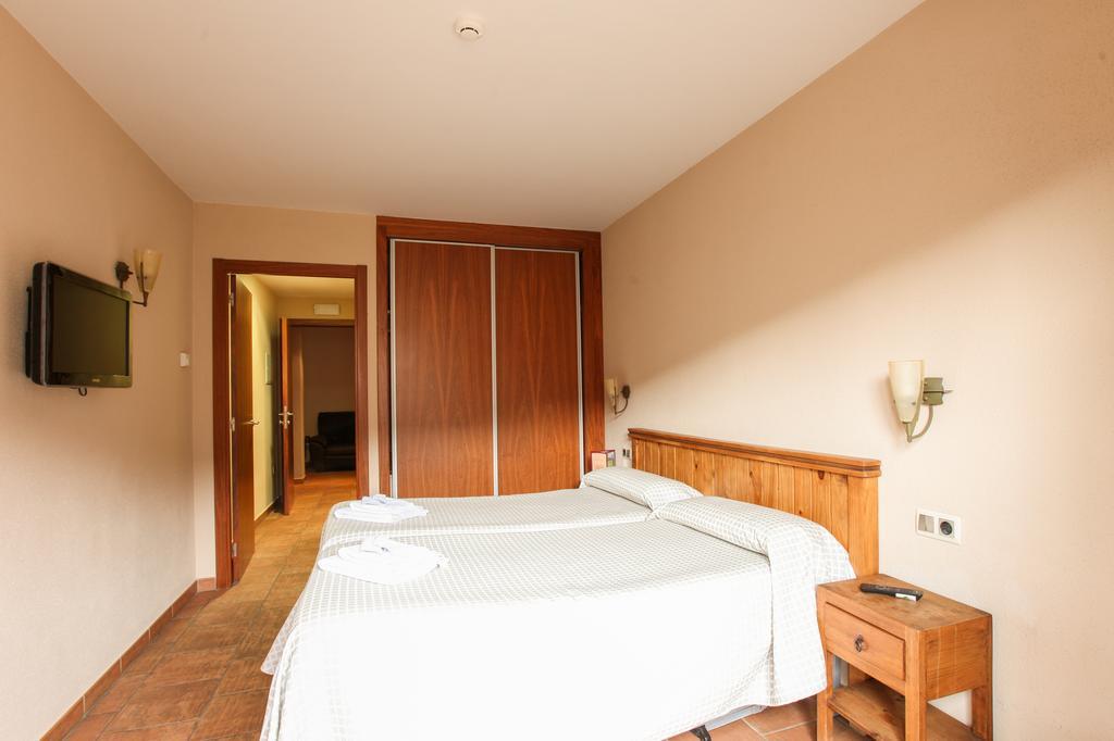 Hostal Les Roquetes Queralbs Dış mekan fotoğraf