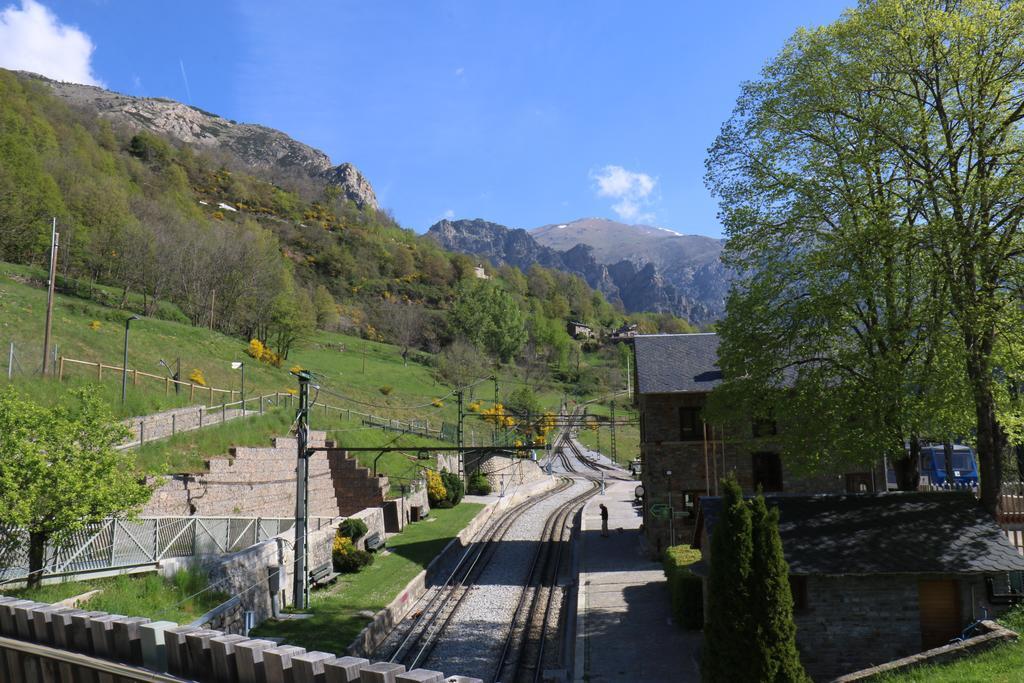 Hostal Les Roquetes Queralbs Dış mekan fotoğraf